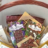 Большая чайная корзина  - Подарочный набор с чаем и сладостями, изображение 3